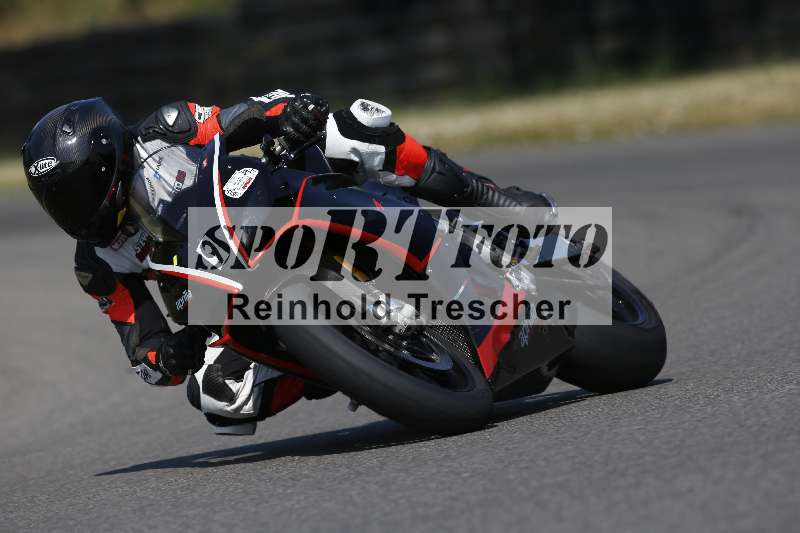 /Archiv-2023/28 05.06.2023 Moto Club Anneau du Rhin/rouge-expert/9